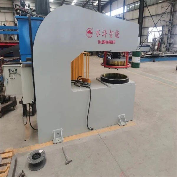 เครื่องควบคุมน้ำท่วมถังรถบรรทุก Manhole Flanging Machine